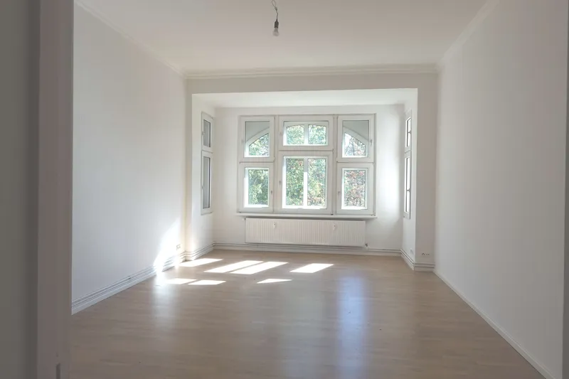 Modernisierte 4-Zimmer-Altbau-WE  mit Balkon in Mariendorf! — photo 1